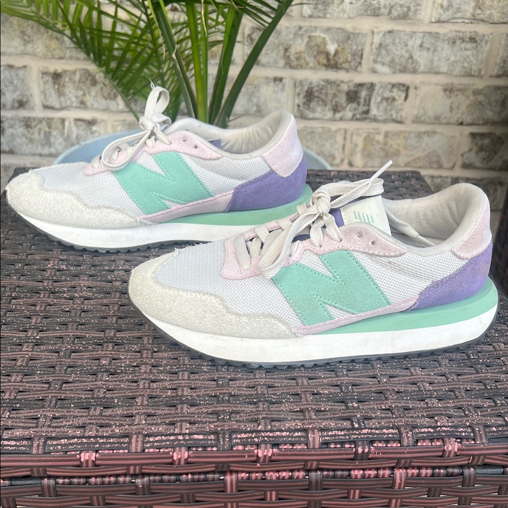 New Balance 237 Color: Moonbeam / Sage Leaf / Stone size 9 Women
